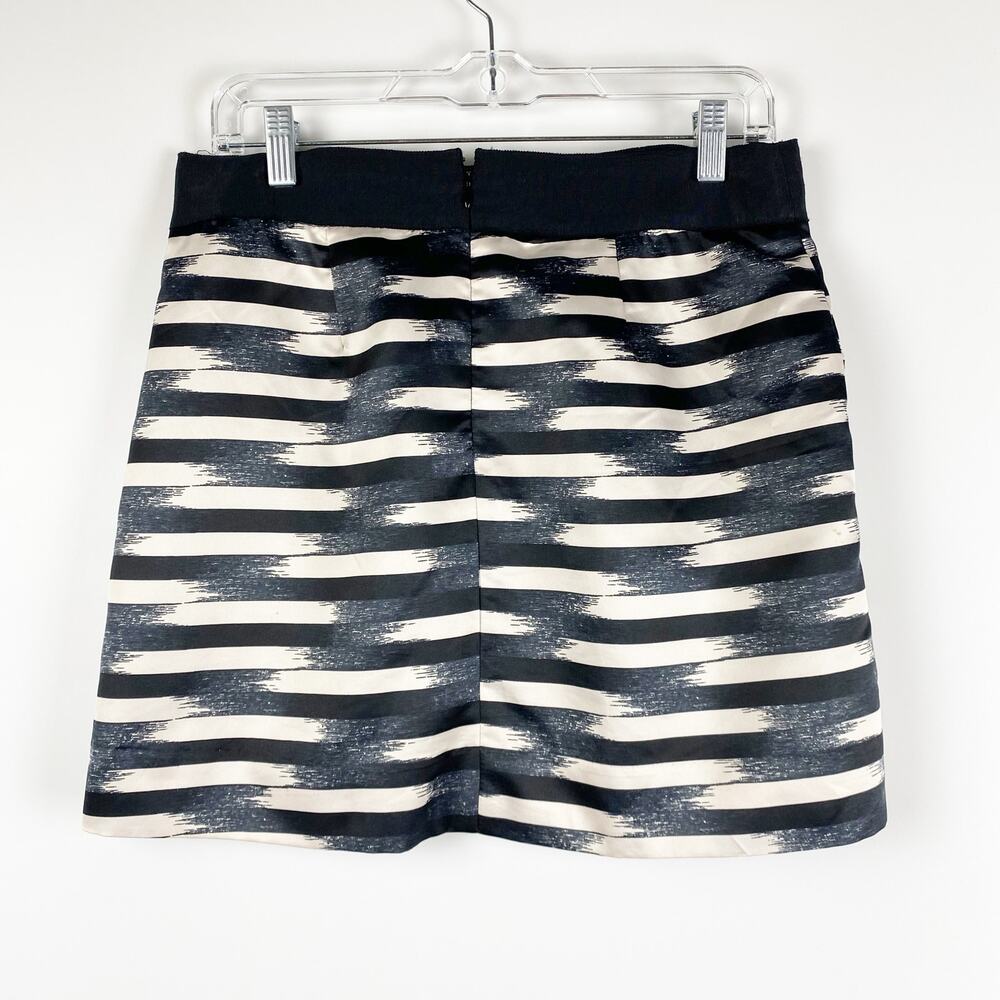 Gap Satin Striped Mini Skirt Lined Pockets Gray Black Womens Size 2 - Picture 8 of 13